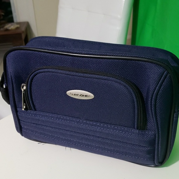 Samsonite Handbags - NWOT Samsonite Unisex Shaving Kit Bag